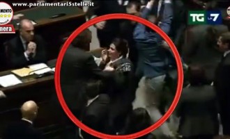 Έπεσε ξύλο στην ιταλική Βουλή