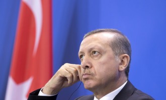 Ερντογάν: Ρώτησα τον μπαμπά και τον παππού και μου είπαν ότι είμαι Τούρκος