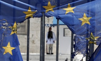 Η Κομισιόν έδωσε σε δημοσιογράφο τα έγγραφα που αφορούν την είσοδο της Ελλάδας στο ευρώ