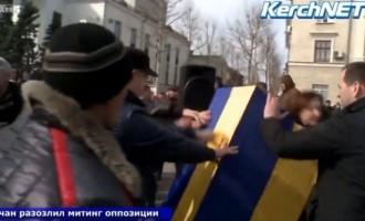 Ρωσόφωνοι κυνηγούν Ουκρανούς “ευρωπαϊστές”: “Έξω οι φασίστες” φώναζαν!