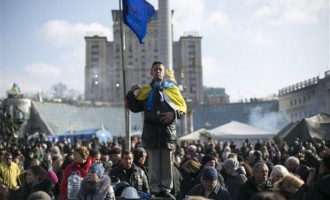 Αναβάλλεται ο σχηματισμός μεταβατικής κυβέρνησης στην Ουκρανία