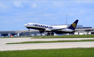 Οι Γερμανοί πιλότοι της Ryanair ετοιμάζουν απεργία ζητώντας συλλογικές συμβάσεις