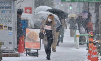 Στο έλεος του χιονιά η Ιαπωνία, δεκάδες τραυματίες