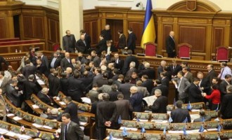 Οι δυτικόφιλοι στην Ουκρανία ξεκίνησαν διώξεις κατά στελεχών της φιλορωσικής κυβέρνησης