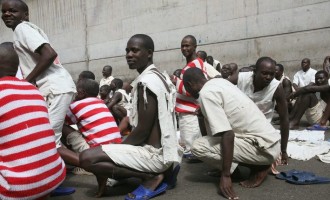 Αμνηστία σε χιλιάδες κρατούμενους που πεθαίνουν από την πείνα
