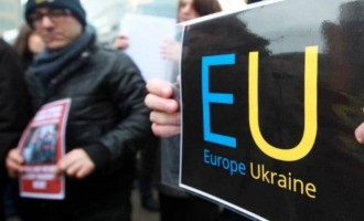 Τα 21 πρόσωπα στα οποία επέβαλε κυρώσεις η ΕΕ για την Ουκρανία