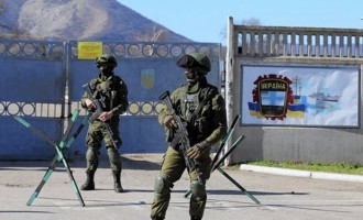 ΕΚΤΑΚΤΗ ΕΙΔΗΣΗ: Ρώσοι στρατιώτες εισέβαλαν σε βάση Ουκρανών στην Σεβαστούπολη της Κριμαίας