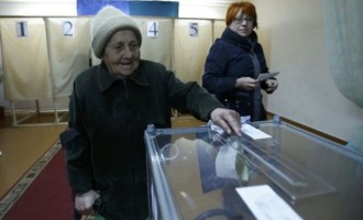 Ψηφίζουν στην Κριμαία για την ελευθερία τους από τους ναζί του Κιέβου