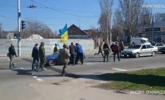 ΒΙΝΤΕΟ ΣΟΚ: Δείτε Ουκρανούς ναζί να επιτίθενται σε ειρηνικούς ρωσόφωνους διαδηλωτές