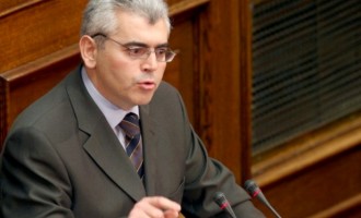 Προς παραίτηση από την Κυβέρνηση ο Μάξιμος Χαρακόπουλος