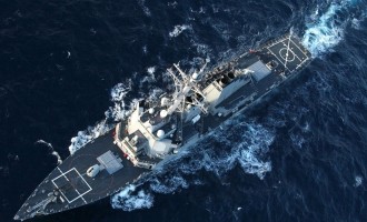 Μαύρη Θάλασσα: Ασκήσεις πολέμου από ρωσικό αεροσκάφος σε πλοίο των ΗΠΑ
