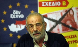 Αλ. Αλαβάνος: “Ο ΣΥΡΙΖΑ κάθε μέρα διαψεύδει τις χθεσινές του δηλώσεις”