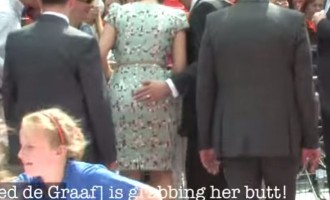 Ολλανδία: Δήμαρχος έπιασε την Βασίλισσα σε λάθος… σημείο (βίντεο)