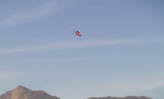 Ακροβατικά με ελικόπτερο που κόβουν την ανάσα (βίντεο)