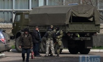 Ενισχύεται το Σλοβιάντσκ με ένοπλους πολιτοφύλακες