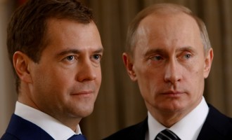 Πούτιν και Μεντβέντεφ πήραν αύξηση μισθοδοσίας