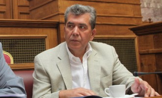 Μητρόπουλος: Έρχονται μειώσεις στις συντάξεις με εντολή Ράτκλιφ