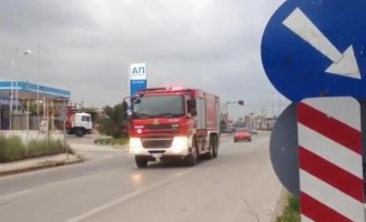 Συναγερμός στην Πυροσβεστική λόγω φωτιάς σε εργοστάσιο στην Πάτρα