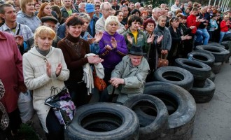 Δραματική έκκληση από το Σλοβιάντσκ: “Ρωσία δώσε μας όπλα να πολεμήσουμε τους φασίστες”