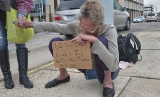 Από κουνελάκι του Playboy άστεγη και ζητιάνα στους δρόμους