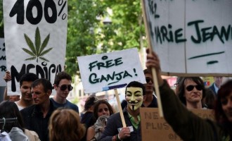 Οι Γάλλοι θέλουν χασίς και το… διαδηλώνουν