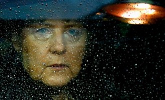 Όταν η Μέρκελ έκλαιγε μπροστά στον Ομπάμα για να μην δώσει περισσότερα λεφτά στην Ευρώπη