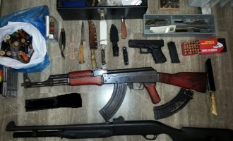 Πέντε συλλήψεις για καλάσνικοφ και άλλα παράνομα όπλα στην Κρήτη (εικόνες)