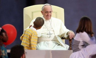 Πάπας: Ανοικτός στην κατάργηση της αγαμίας των κληρικών στο μέλλον