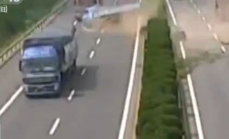 Αλυσιδωτό τρακάρισμα σοκ στην Κίνα (βίντεο)