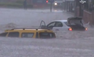Τουρκία: Βούλιαξαν τα Άδανα από τις πλημμύρες – Κινδύνευσαν ζωές (βίντεο)