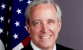 Αμερικανός Πρέσβης: “Δεν χρειάζεται άλλη λιτότητα”