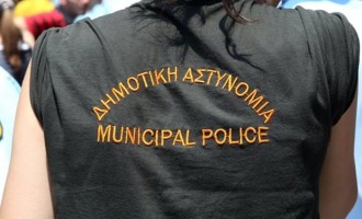 Σαρώνει και κόβει πάνω από 1.000 κλήσεις την ημέρα η Δημοτική Αστυνομία της Αθήνας