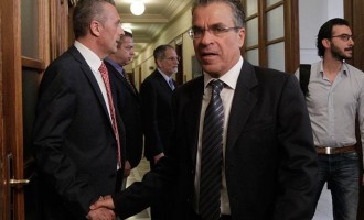 Σταθερά στα χνάρια του Λοβέρδου ο Ντινόπουλος: Οι απολύσεις είναι η εύκολη λύση