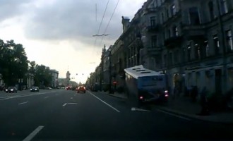 Ρωσία: Οδηγός χάνει τις αισθήσεις και τραυματίζει 22 πεζούς (βίντεο)