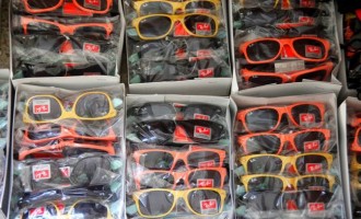 Ηράκλειο: Αποθήκη με χιλιάδες μαϊμού γυαλιά ηλίου και θήκες κινητών