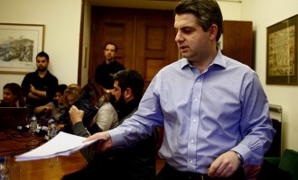 Κωνσταντινόπουλος κατά Σκανδαλίδη για “ειδική μεταχείριση” και “προστασία”