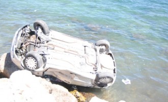Ζάκυνθος: “Άγιο” είχε οδηγός που έριξε το αυτοκίνητό του στα βράχια