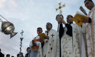 Στο έλεος των Τζιχαντιστών χιλιάδες Χριστιανοί της Μοσούλης: Αν δεν ασπαστείτε το Ισλάμ θα σας εκτελέσουμε