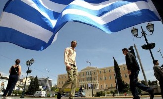 Guardian: Μόνο η ριζοσπαστική Αριστερά μπορεί να σώσει την Ελλάδα!
