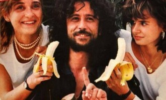 Όταν η Μ. Αποστολάκη και η Μ. Ζαχαρέα τάιζαν μπανάνες τον Μ. Τριανταφυλλόπουλο