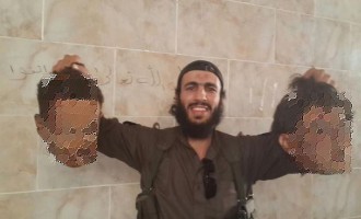 Φρίκη: Τζιχαντιστές της ISIS αποκεφαλίζουν πολίτες και κάνουν πλάκα στα social media (φωτογραφίες)