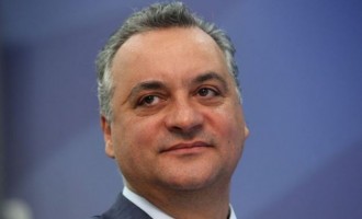 Ιταλός ευρωβουλευτής «τα χώνει» στη ΝΔ: Χρεοκοπήσατε την Ελλάδα, μη μιλάτε (βίντεο)