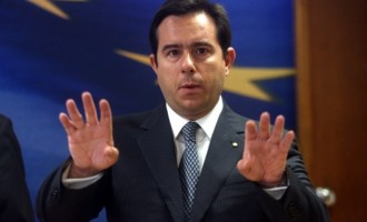 Ο Μηταράκης επιχορηγεί με 23,8 εκ. ευρώ τον Μυτιληναίο για να δημιουργήσει μία (1) θέση εργασίας