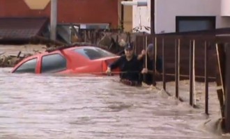 Η μισή Ευρώπη έχει πλημμυρίσει (βίντεο)