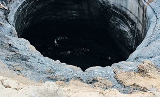 Γέμισε τρύπες η Σιβηρία – Προβληματισμένοι οι επιστήμονες