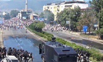 Εκτεταμένα επεισόδια στα Σκόπια με Αλβανούς ισλαμιστές να ουρλιάζουν «Αλλάχ Ακμπάρ»