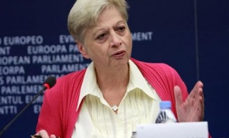 Ελένη Θεοχάρους: “Ο Σαμαράς πρέπει να παύσει τον Βενιζέλο από υπουργό Εξωτερικών”