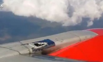 Τρόμος: Ταξίδευαν με αεροπλάνο που είχε μια τρύπα στο… φτερό! (βίντεο)