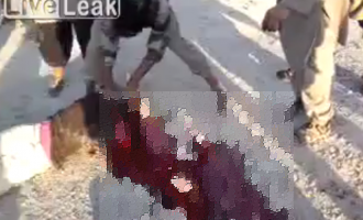 Μεσαιωνική βαρβαρότητα: Τζιχαντιστές σφάζουν ζωντανούς όσους συλλαμβάνουν (βίντεο)
