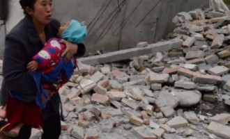 Η στιγμή του σεισμού στην Κίνα – 150 νεκροί και εκατοντάδες τραυματίες (βίντεο)
